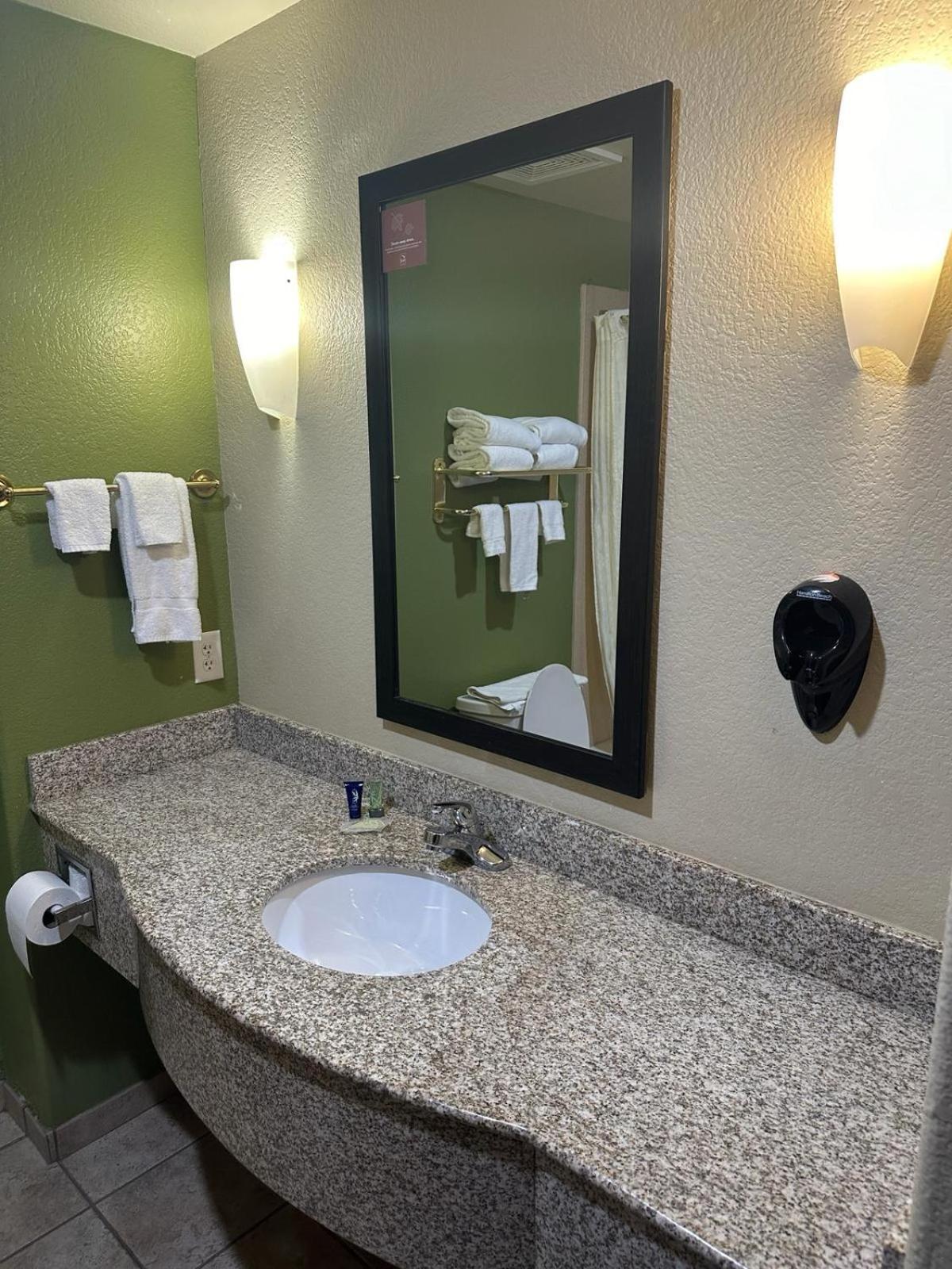 Sleep Inn & Suites At Six Flags San Antonio Exterior foto